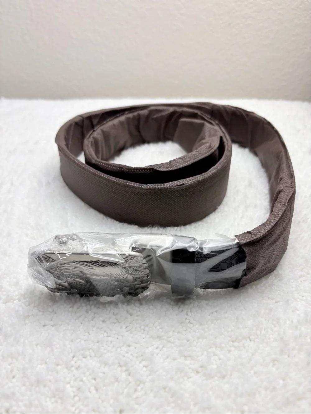 NEW Men’s Generic 100% Cowskin Leather Belt with an Eagle-Designed Alloy Buckle